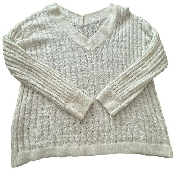 Sweater. - Picture 1 of 4